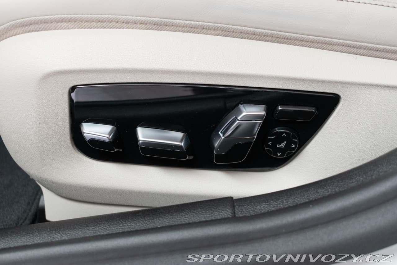 2021 BMW 5-Series - 17