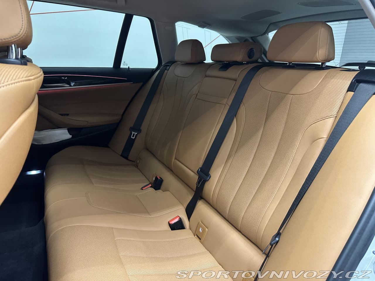 2021 BMW 5-Series - 11