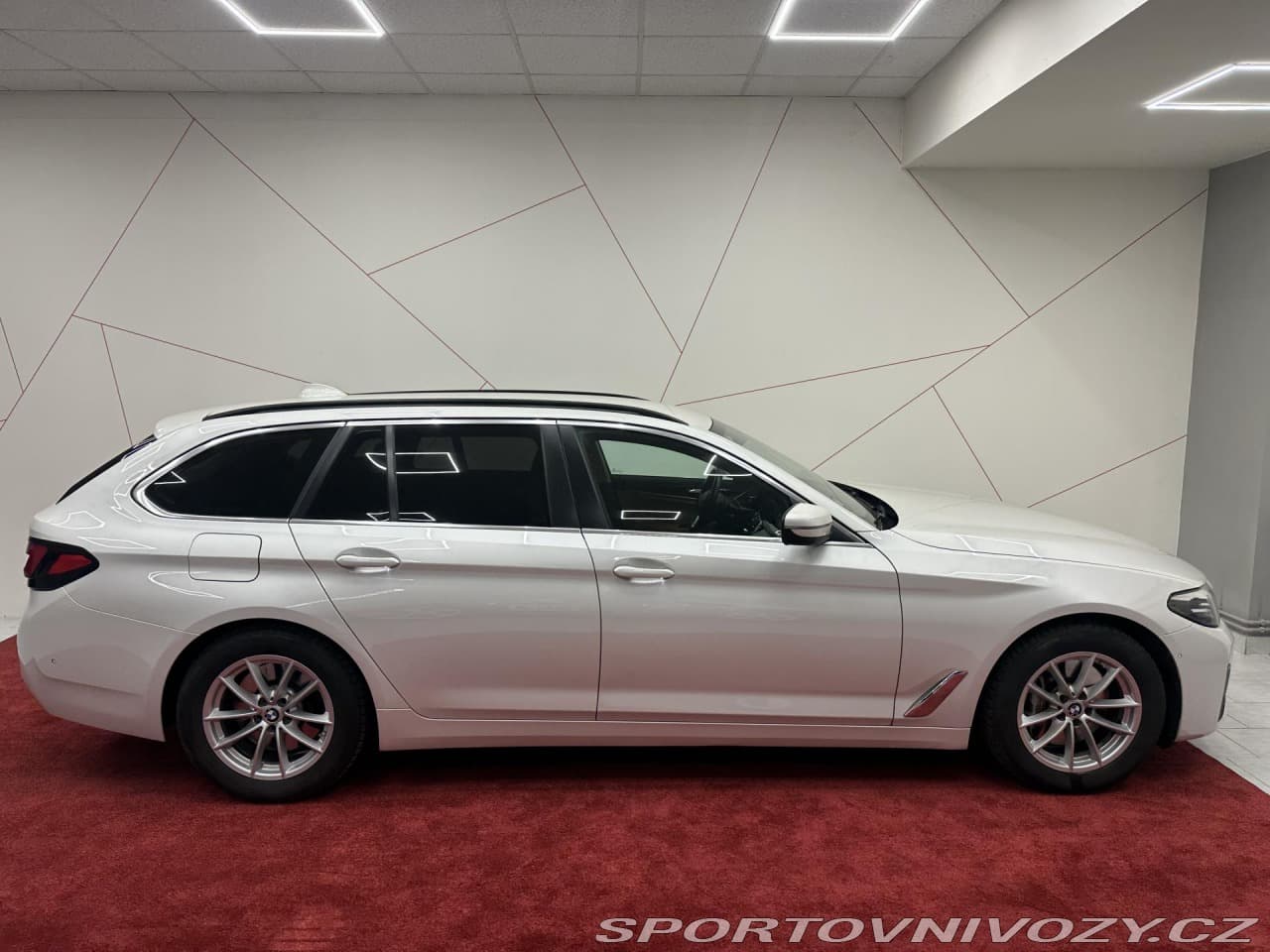 2021 BMW 5-Series - 5