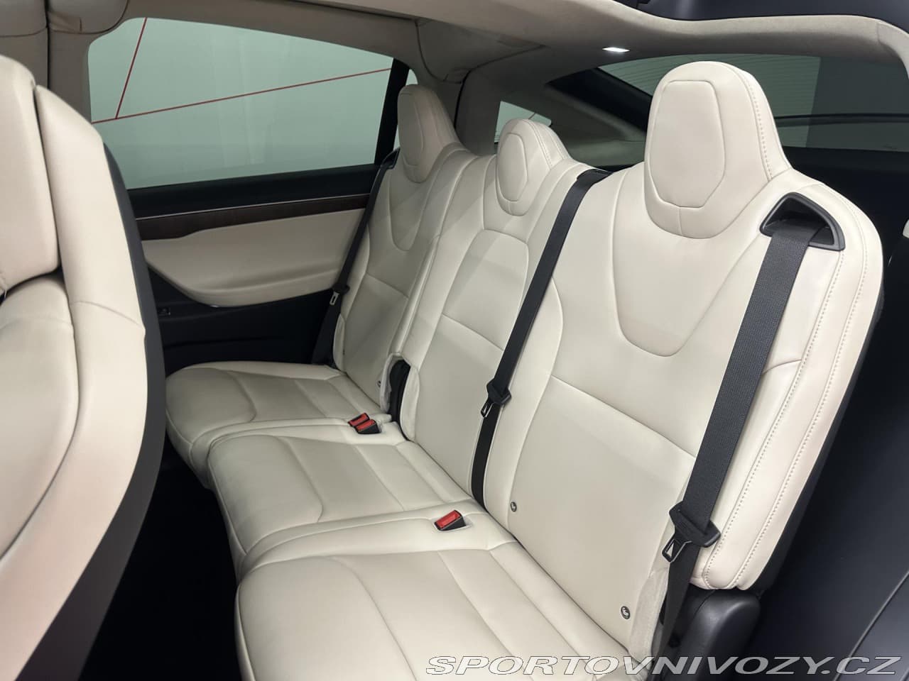 2018 Tesla Model X - 11