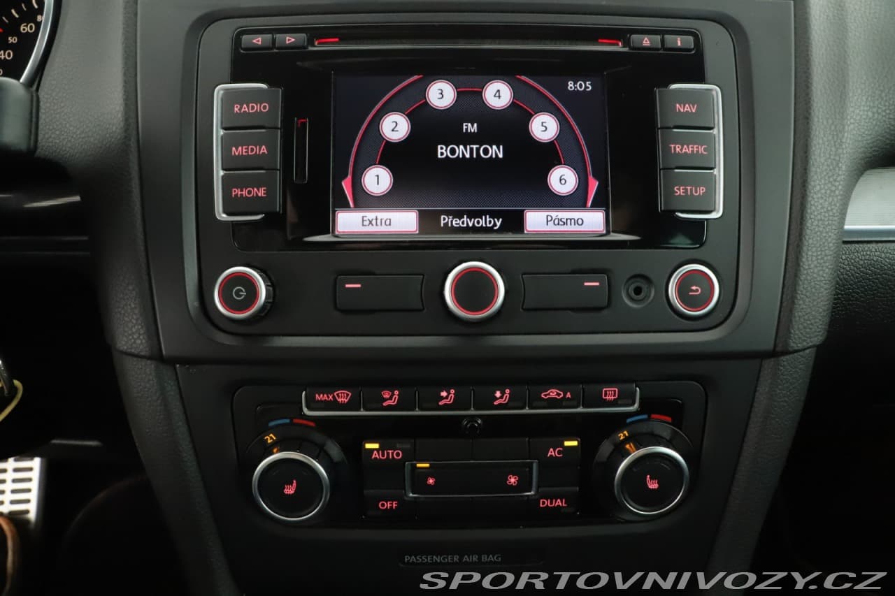 2010 Volkswagen Golf - 10