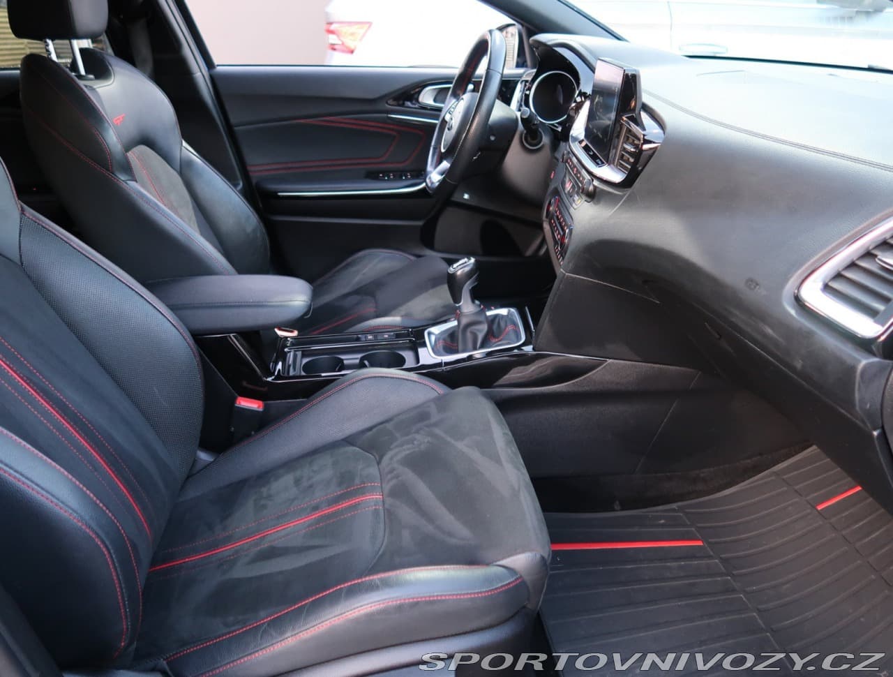 2019 Kia Proceed - 9