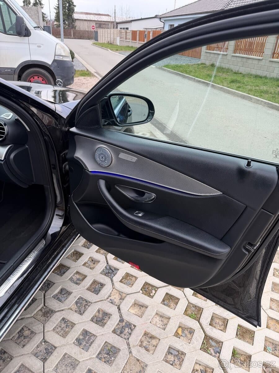 Mercedes-Benz E-Class - 3