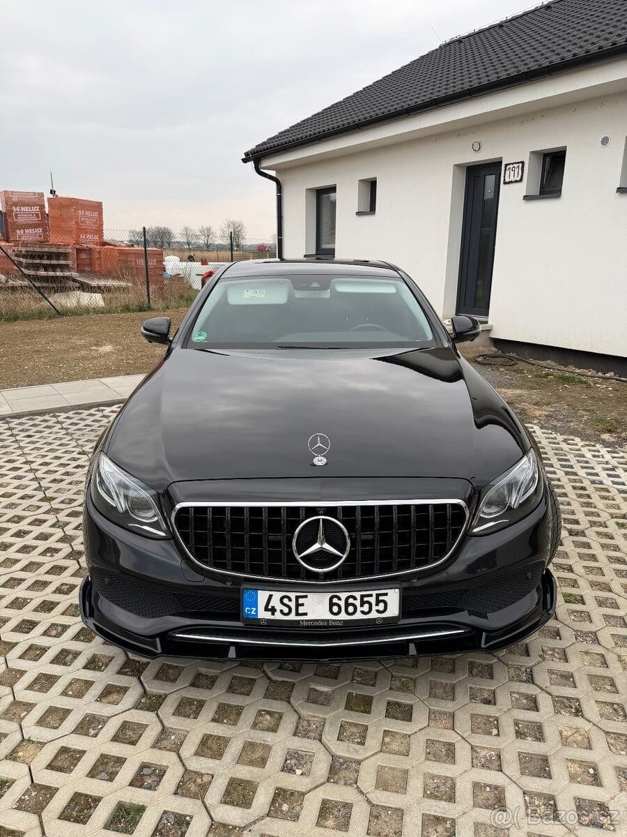 Mercedes-Benz E-Class - 4