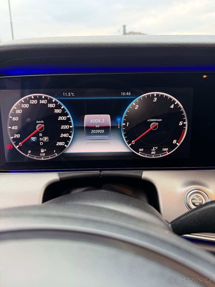 Mercedes-Benz E-Class - 9