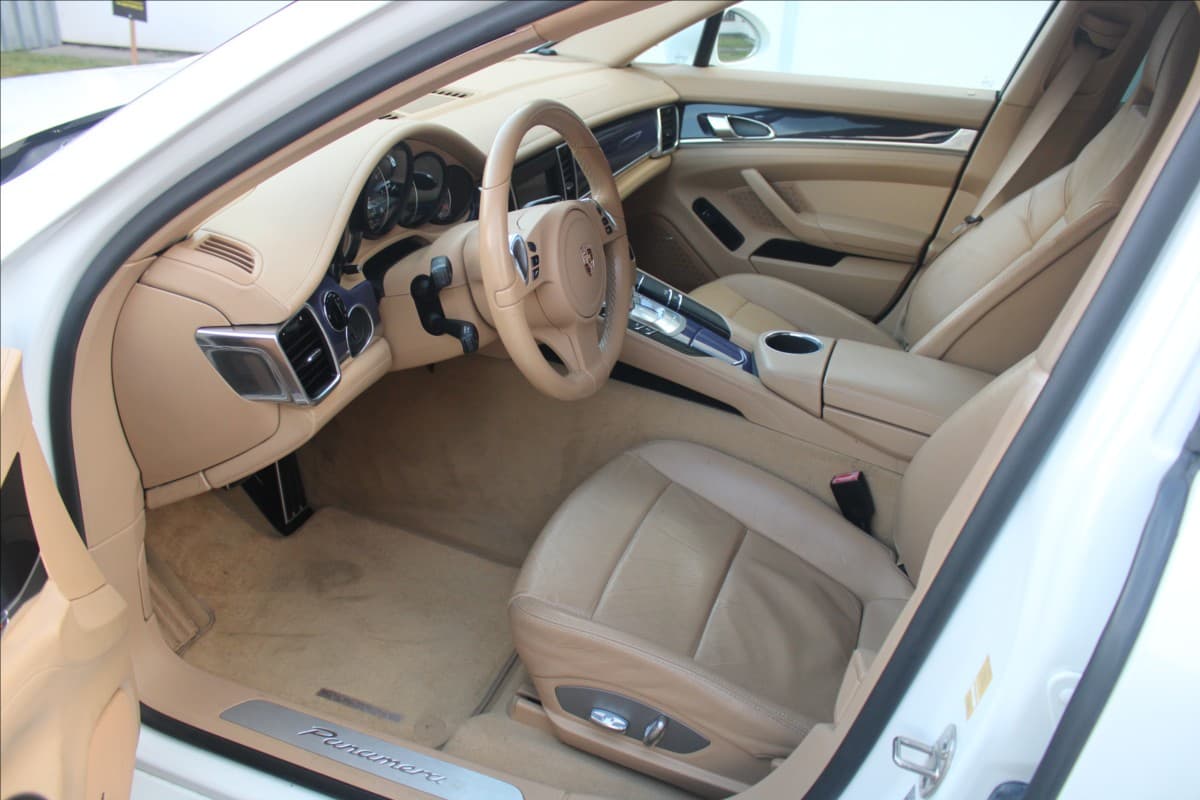 2010 Porsche Panamera - 10
