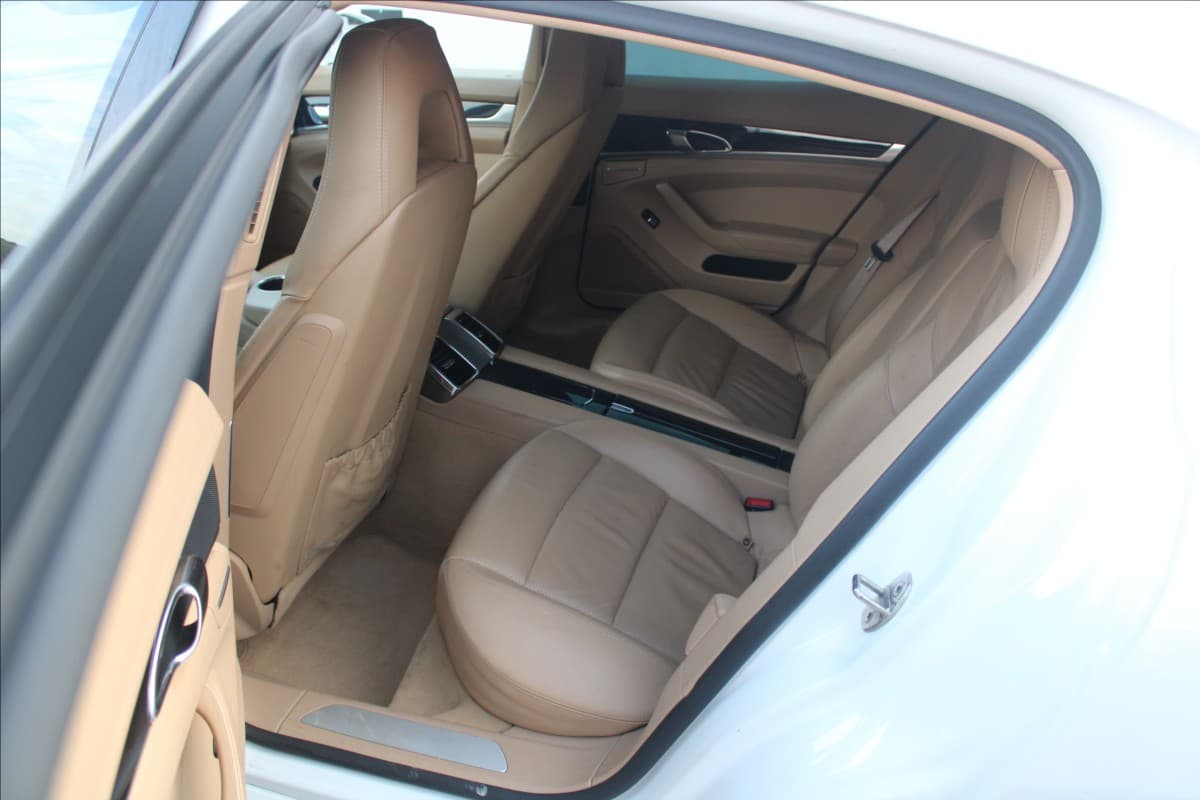 2010 Porsche Panamera - 13