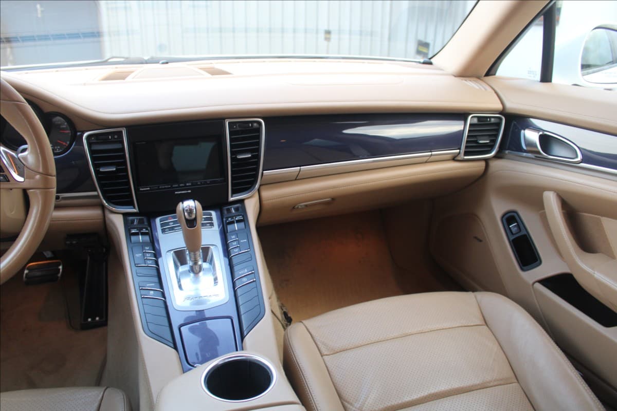 2010 Porsche Panamera - 15