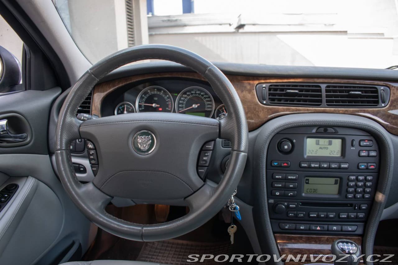 2004 Jaguar S-Type - 12