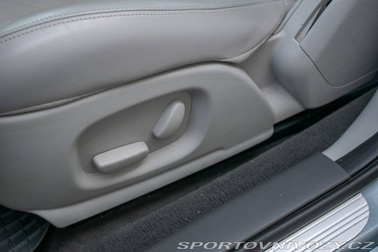 2004 Jaguar S-Type - 13