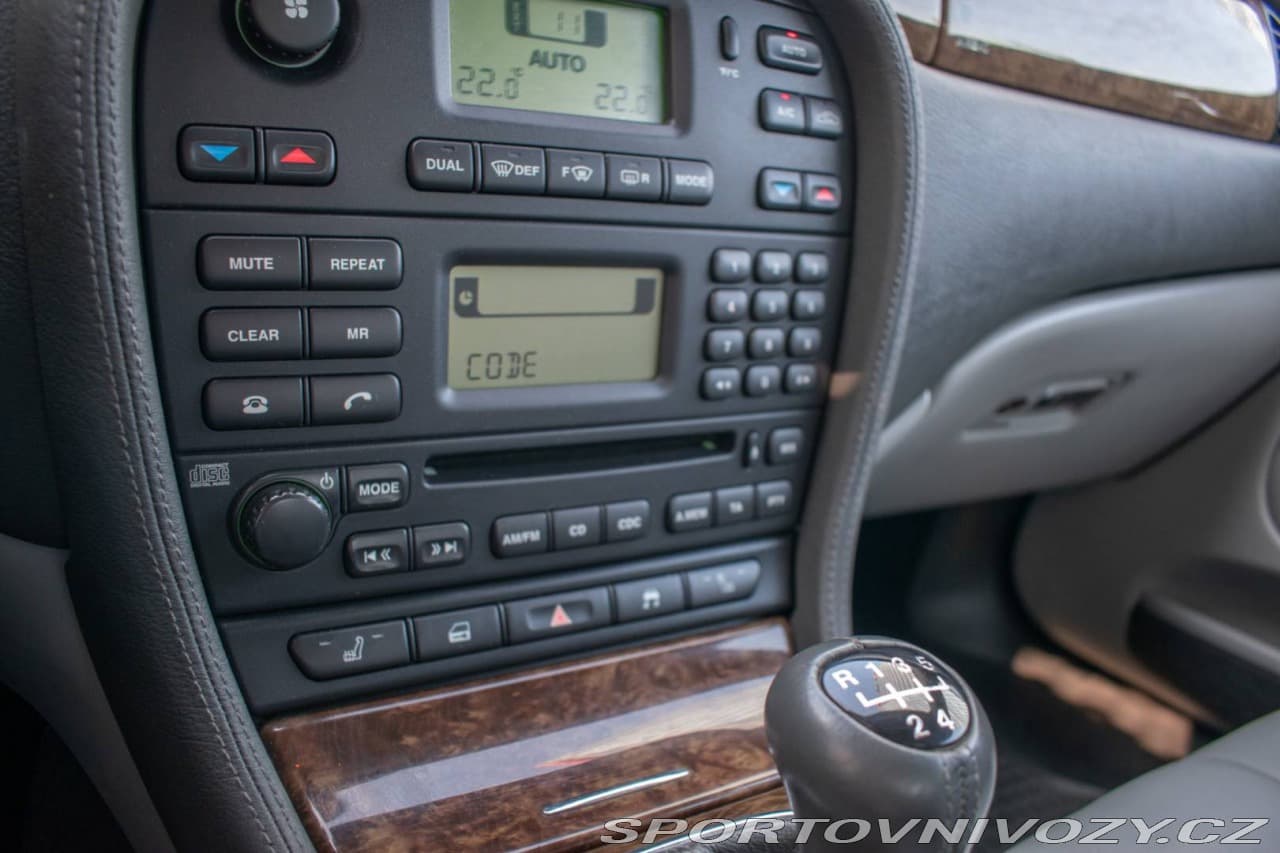 2004 Jaguar S-Type - 18