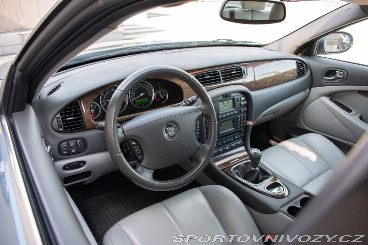 2004 Jaguar S-Type - 9
