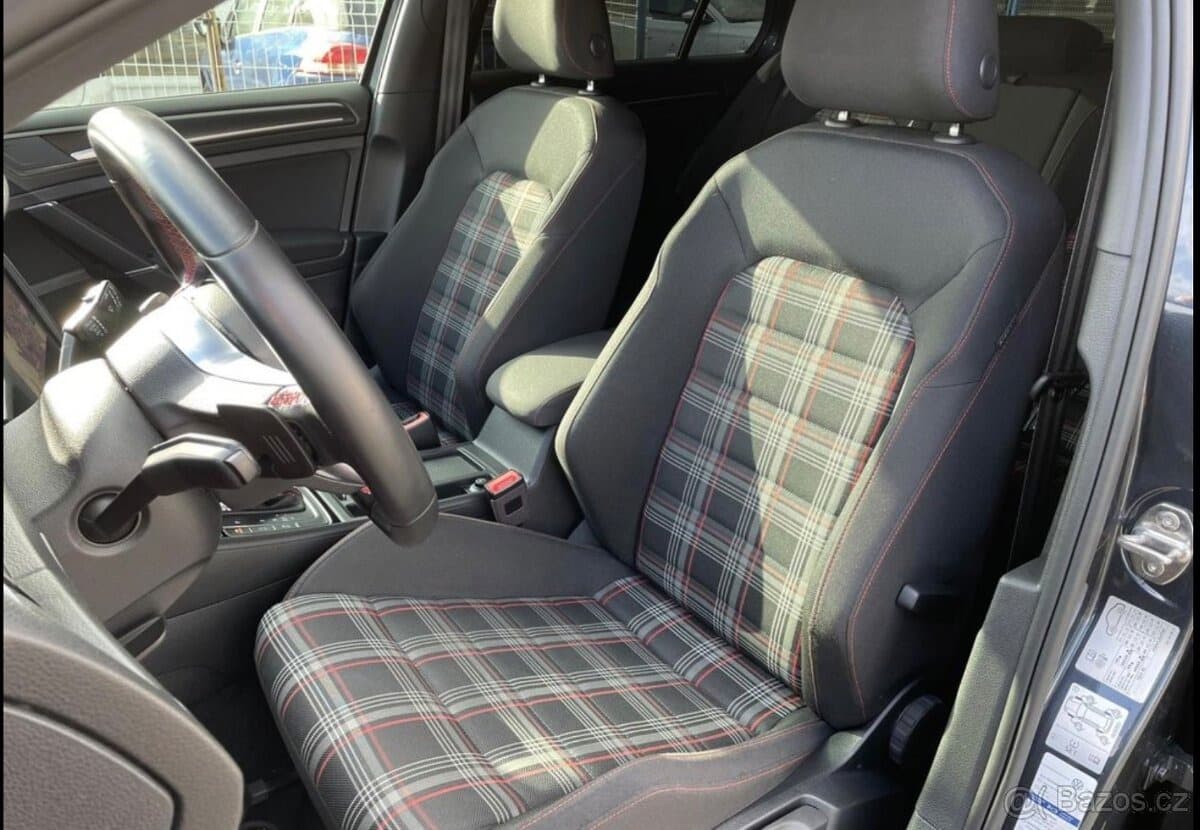 2017 Volkswagen Golf - 4