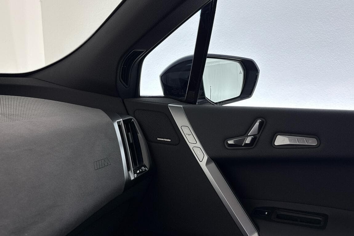 2025 BMW Ix - 17