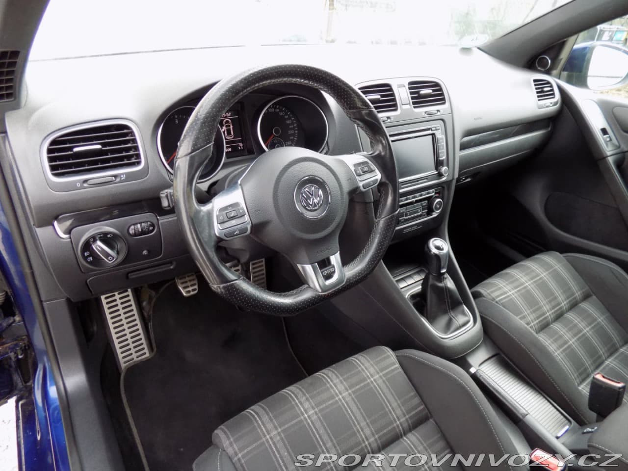 2012 Volkswagen Golf - 13
