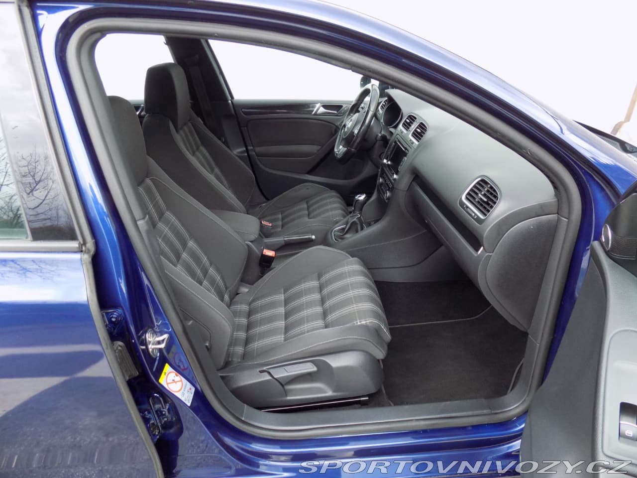 2012 Volkswagen Golf - 15