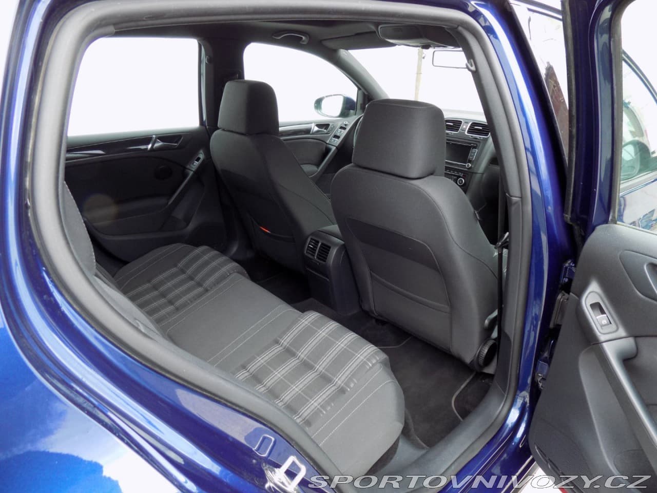 2012 Volkswagen Golf - 19