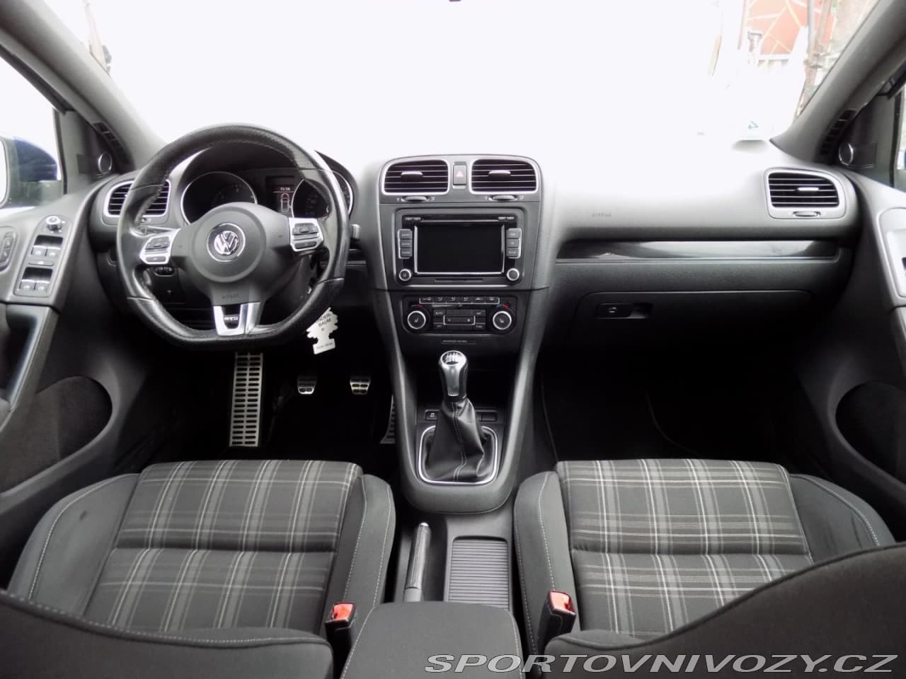 2012 Volkswagen Golf - 20