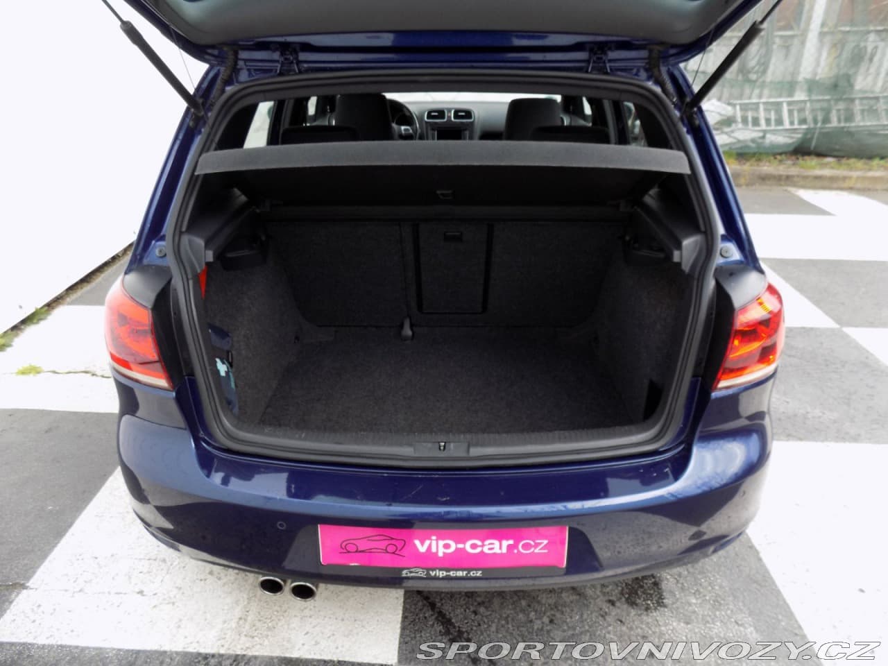 2012 Volkswagen Golf - 8