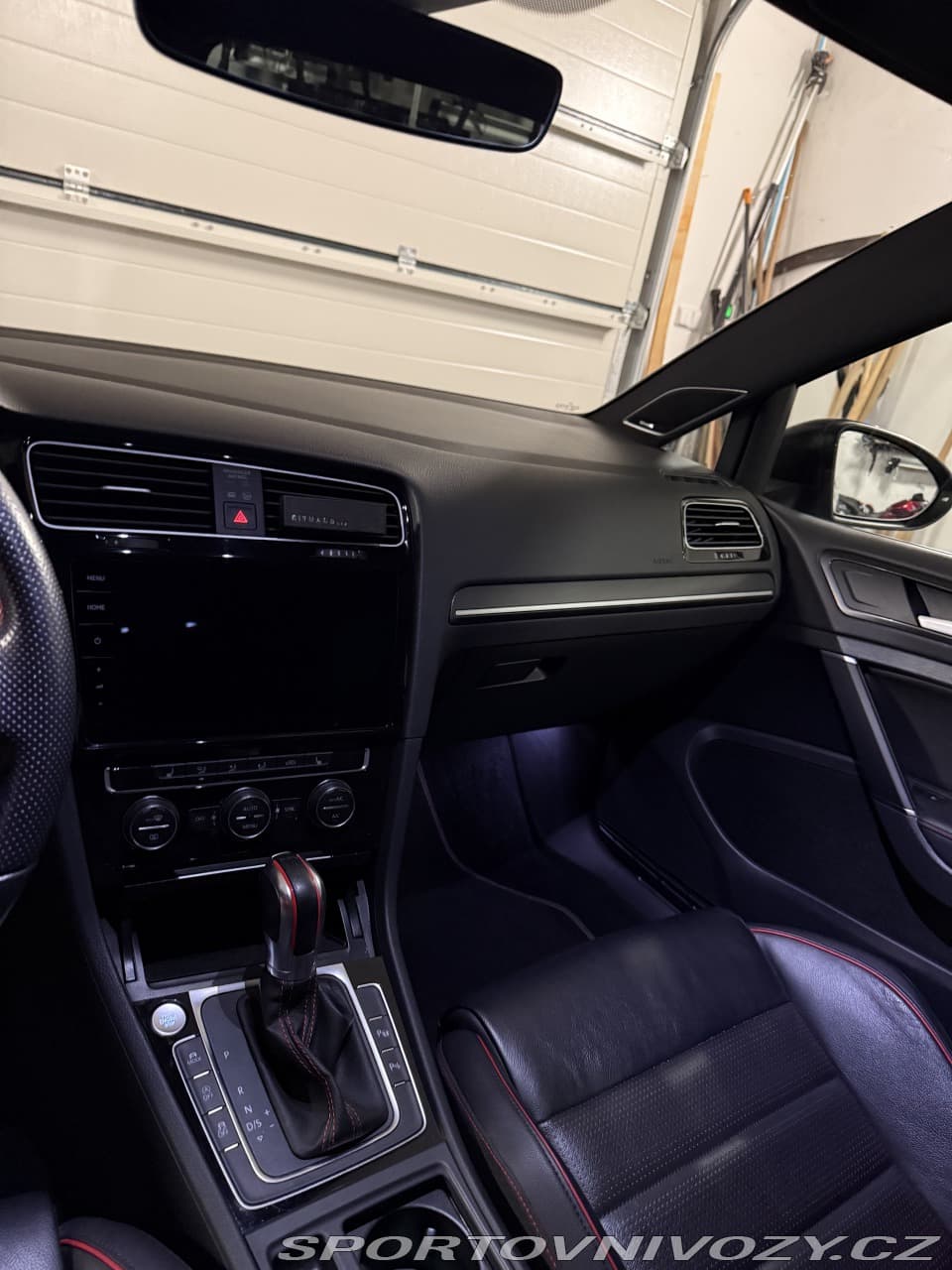 2019 Volkswagen Golf - 10