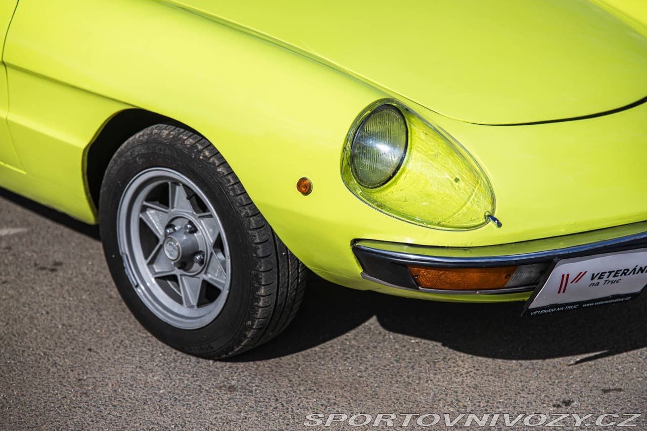 1974 Alfa Romeo Spider - 12