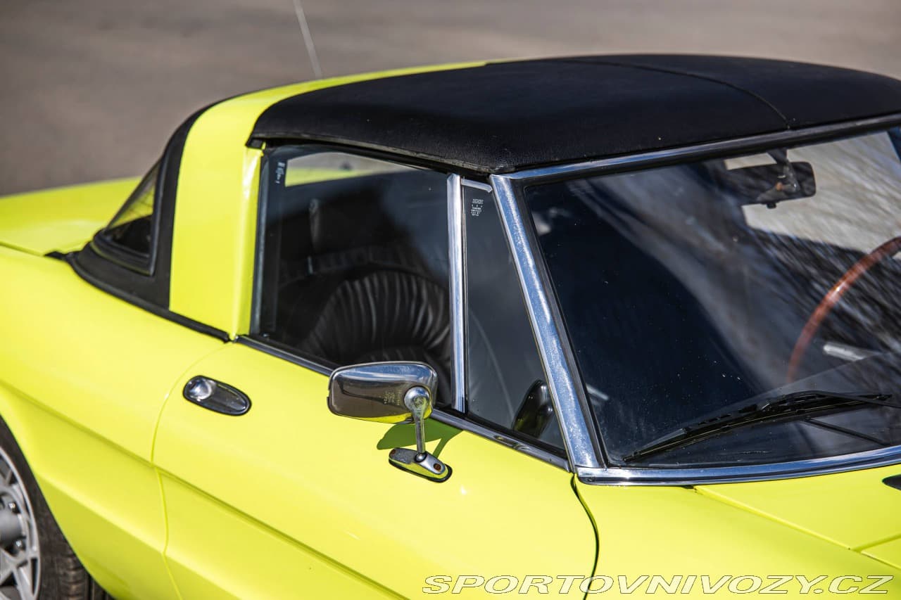 1974 Alfa Romeo Spider - 13