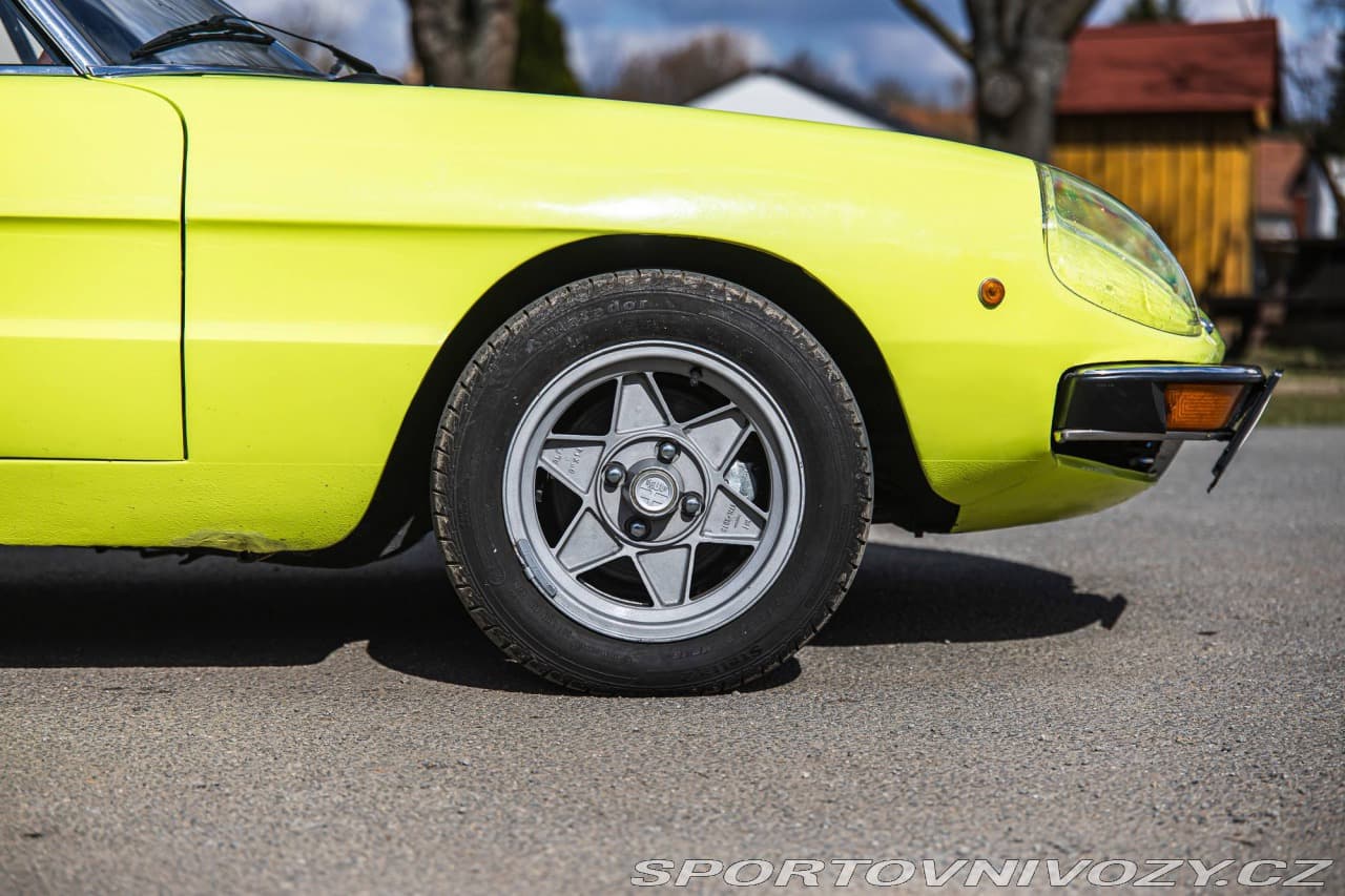 1974 Alfa Romeo Spider - 18