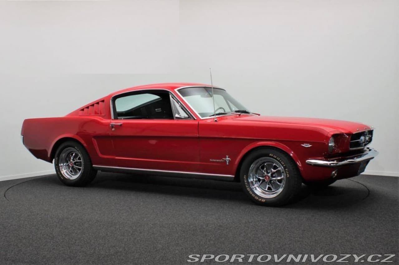 1965 Ford Mustang - 11