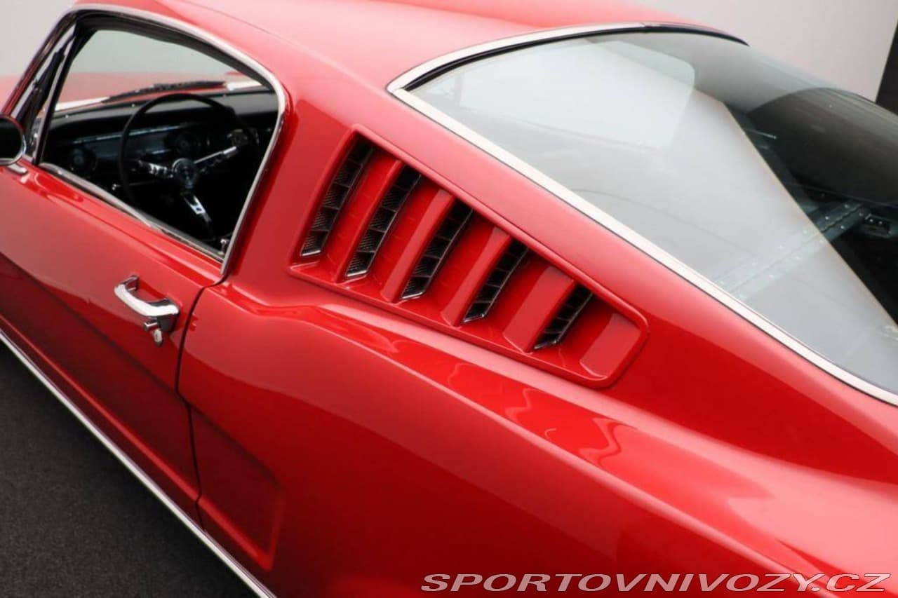 1965 Ford Mustang - 16