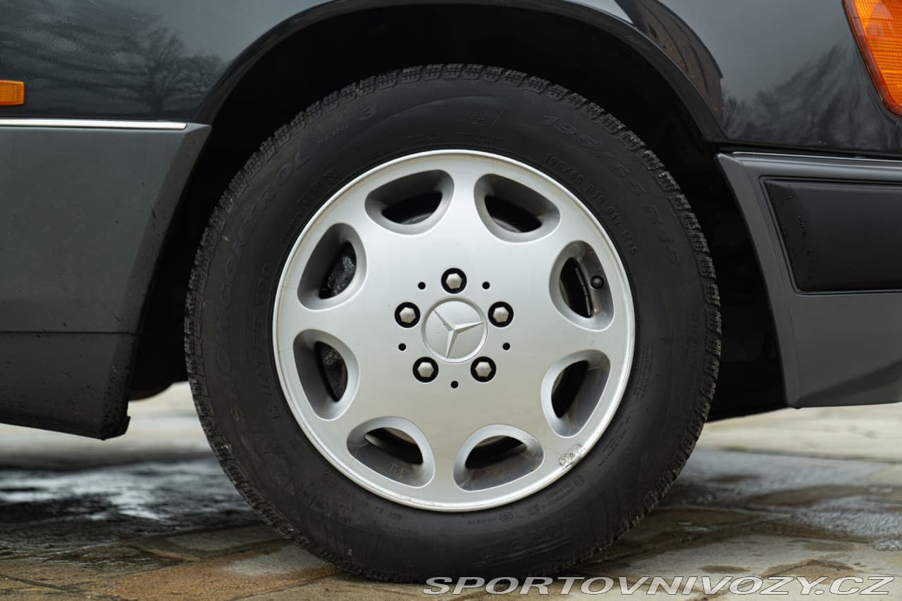 1993 Mercedes-Benz E-Class - 15