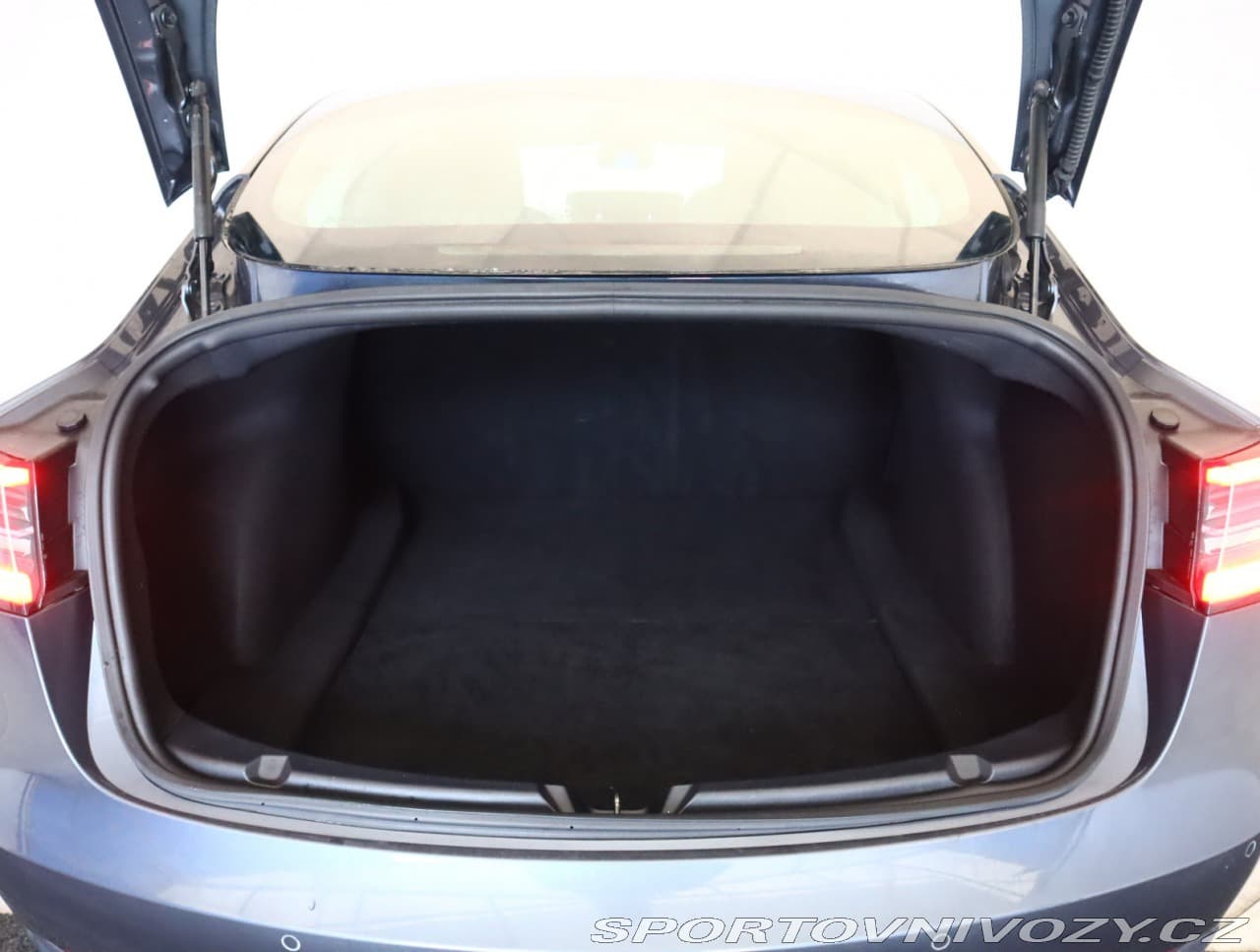 2020 Tesla Model 3 - 11