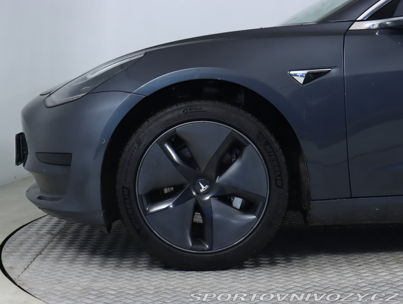 2020 Tesla Model 3 - 12