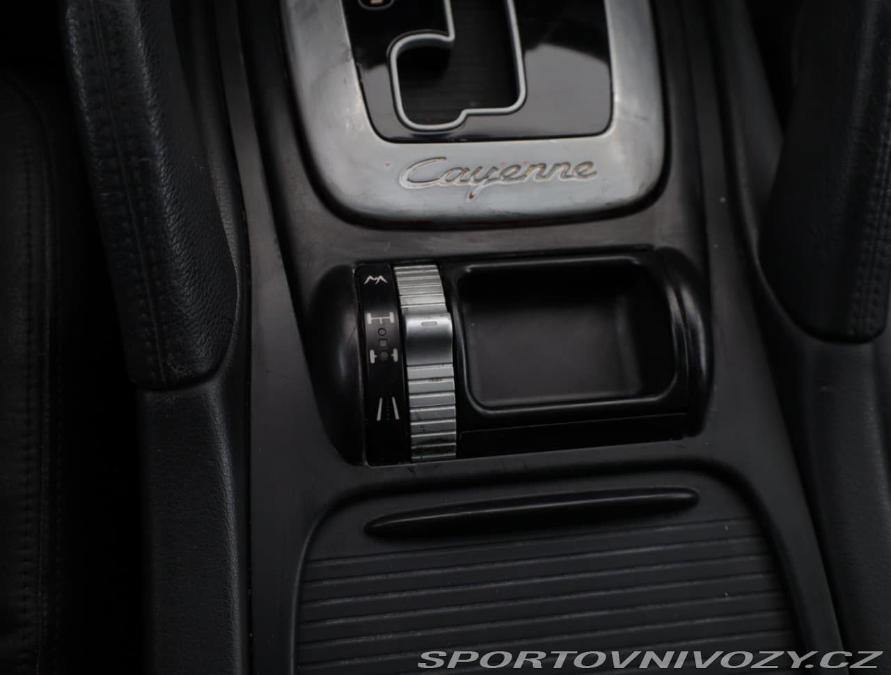 2005 Porsche Cayenne - 12