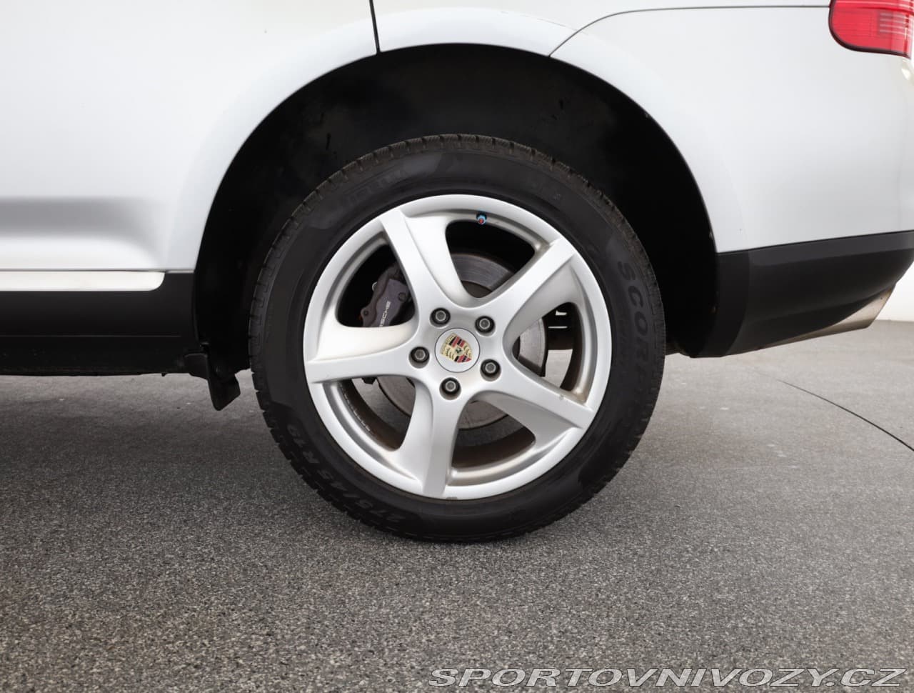 2005 Porsche Cayenne - 19