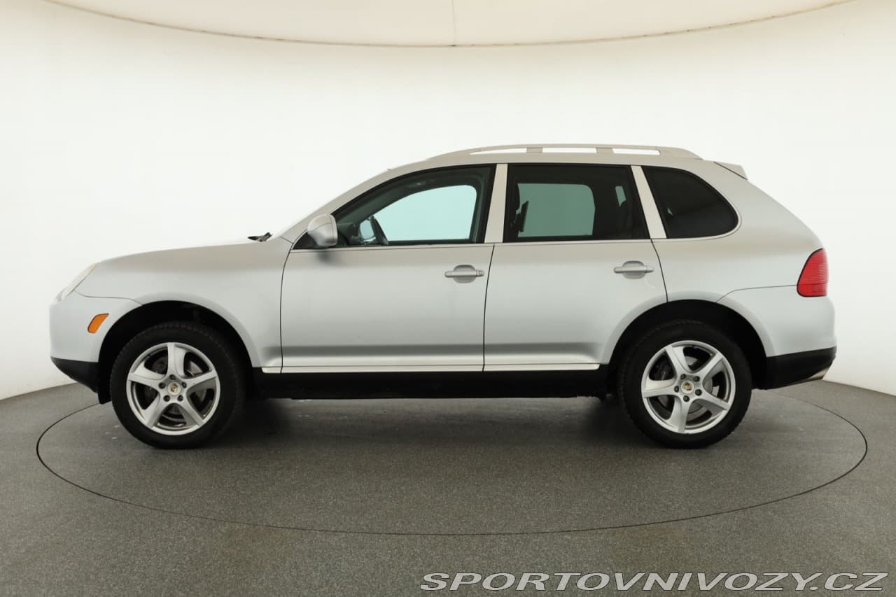 2005 Porsche Cayenne - 3