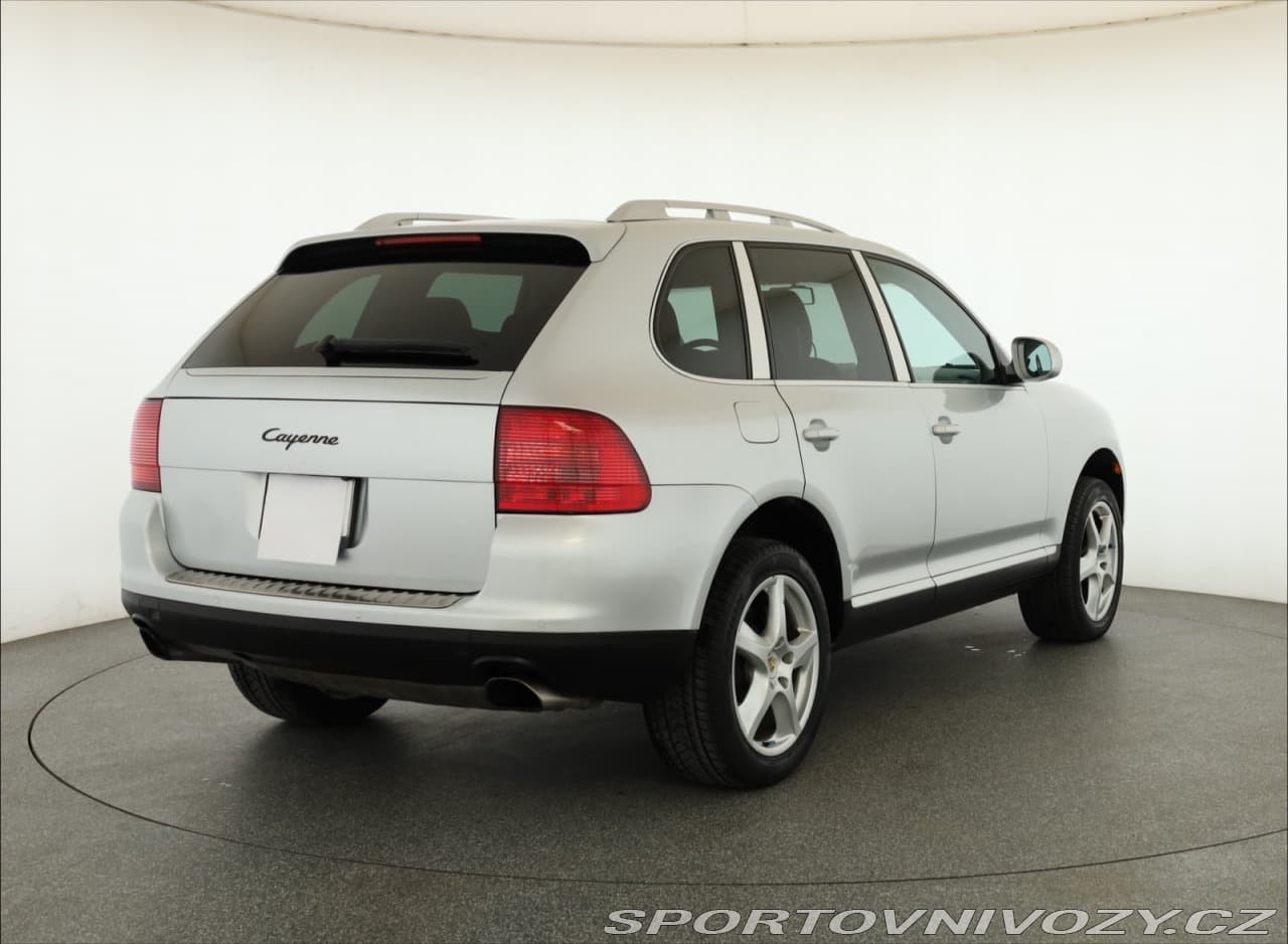 2005 Porsche Cayenne - 5