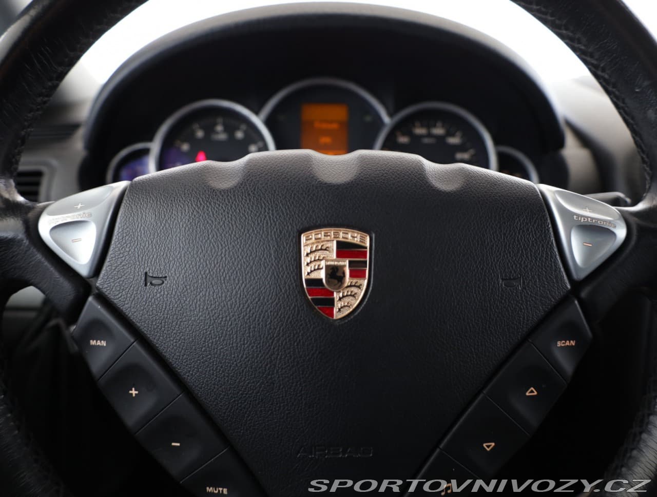 2005 Porsche Cayenne - 8