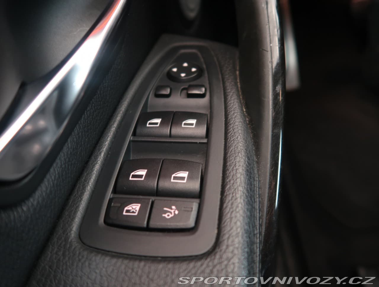 2015 BMW 3-Series - 16