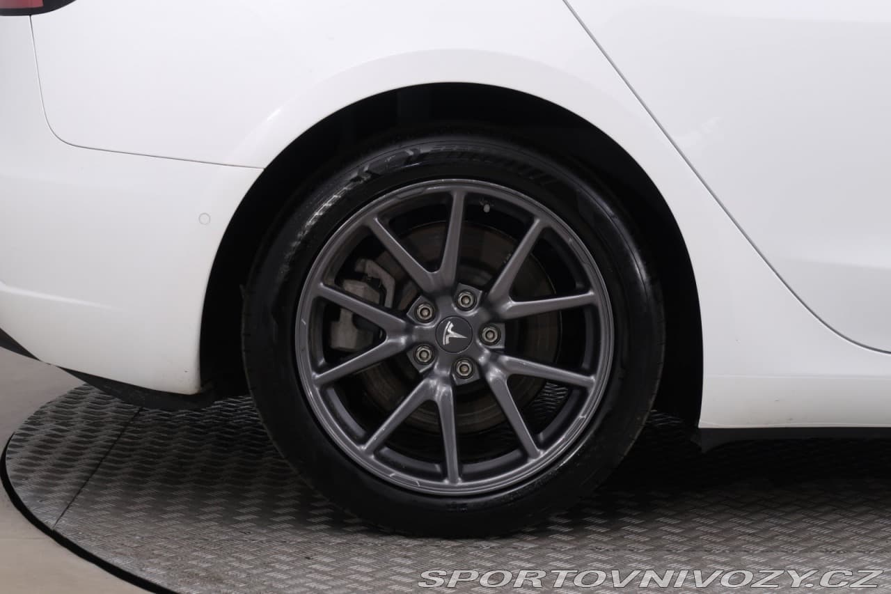 2020 Tesla Model 3 - 15