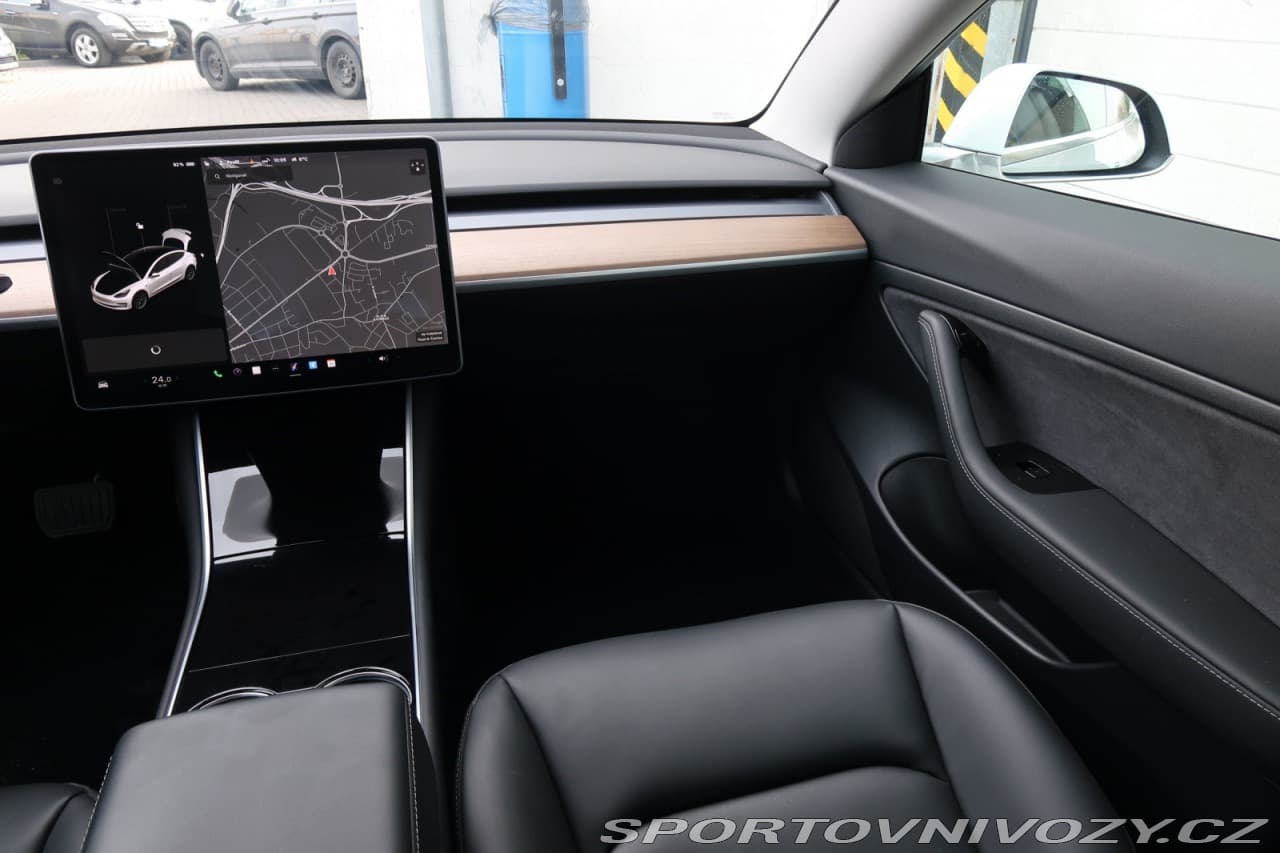 2020 Tesla Model 3 - 8