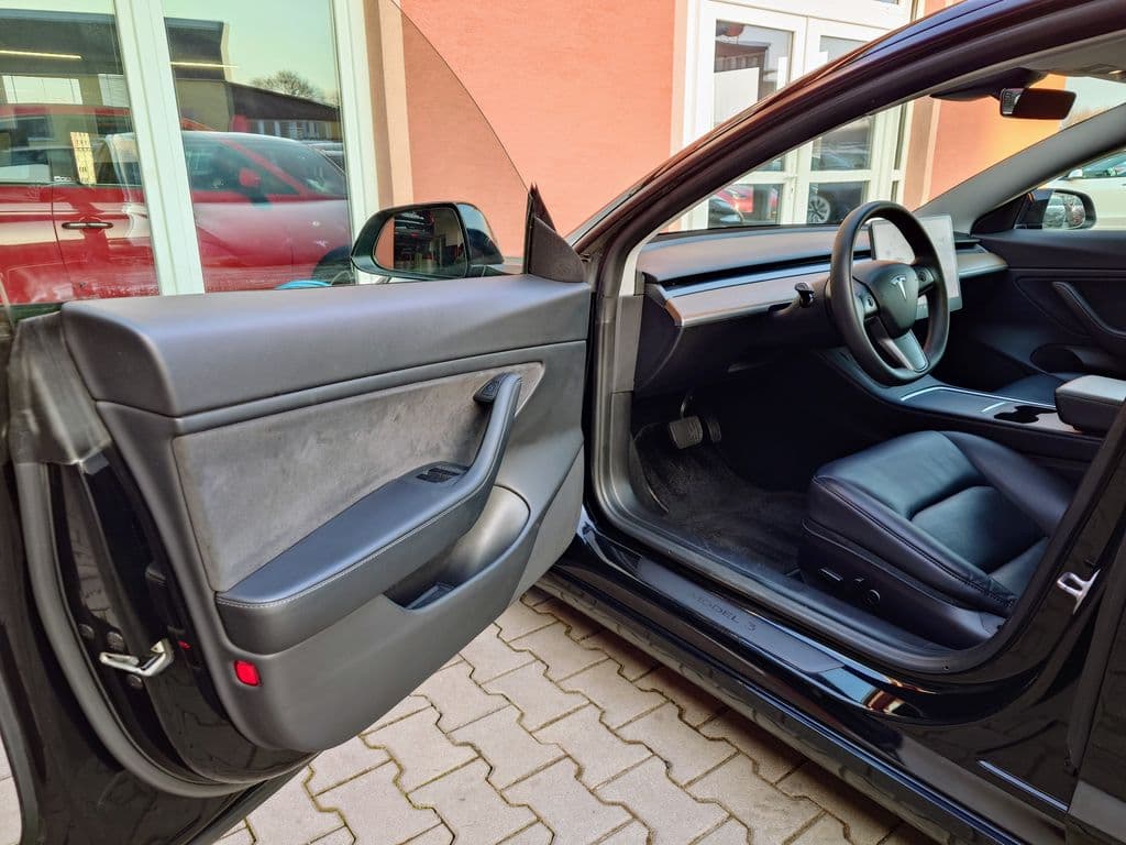 2021 Tesla Model 3 - 10