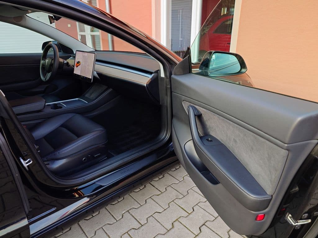 2021 Tesla Model 3 - 12