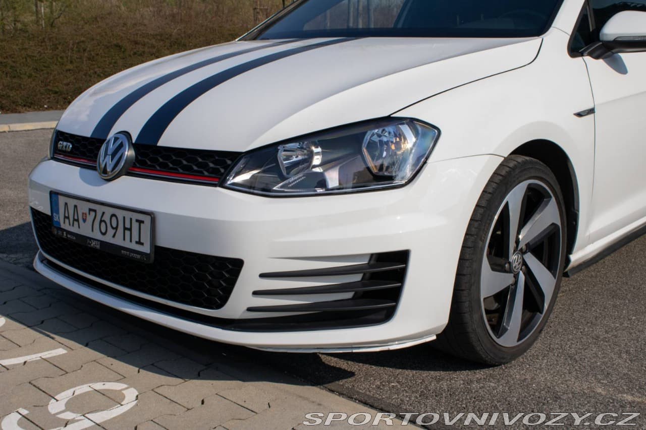 2016 Volkswagen GOLF - 10