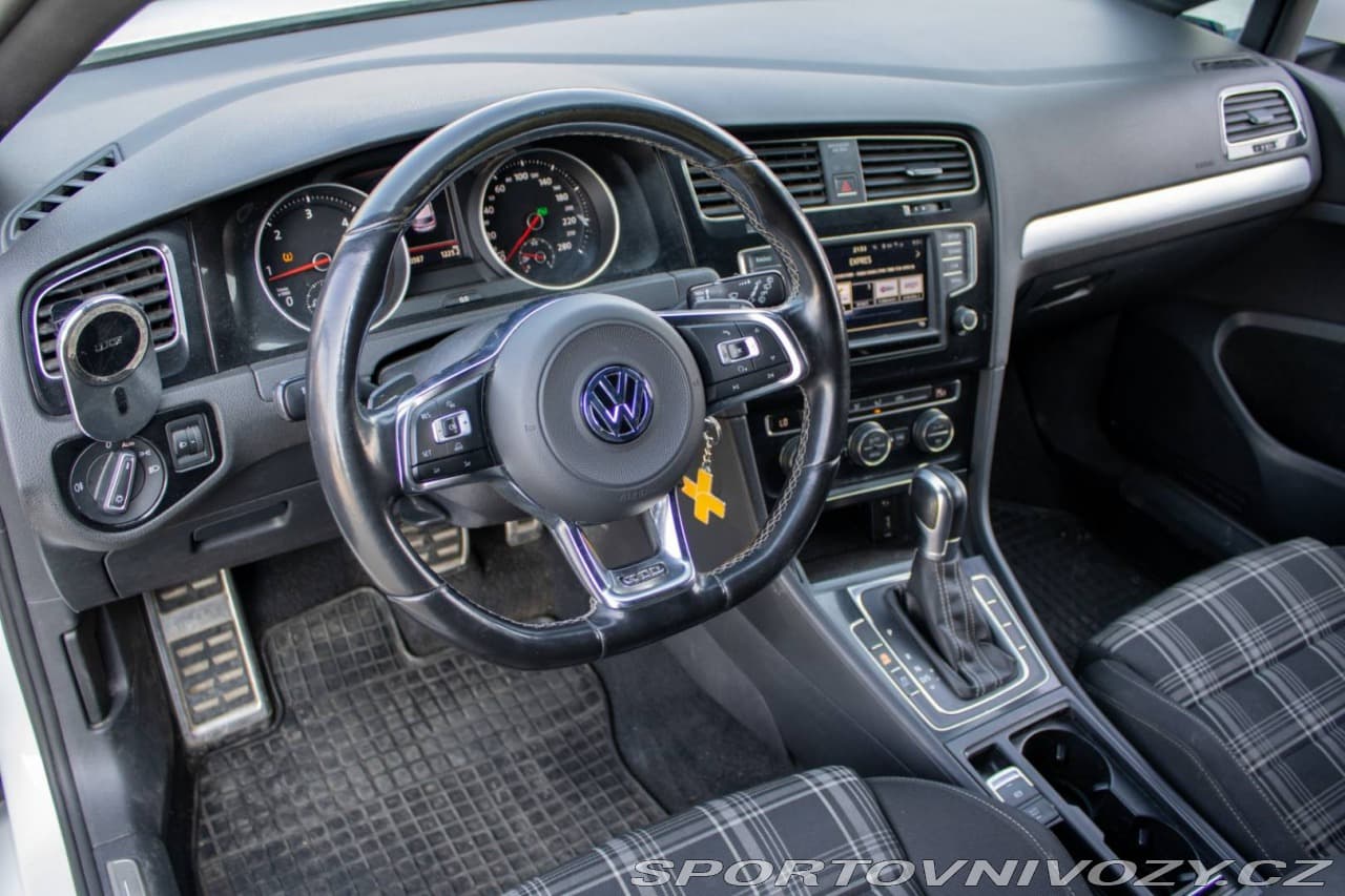 2016 Volkswagen GOLF - 11