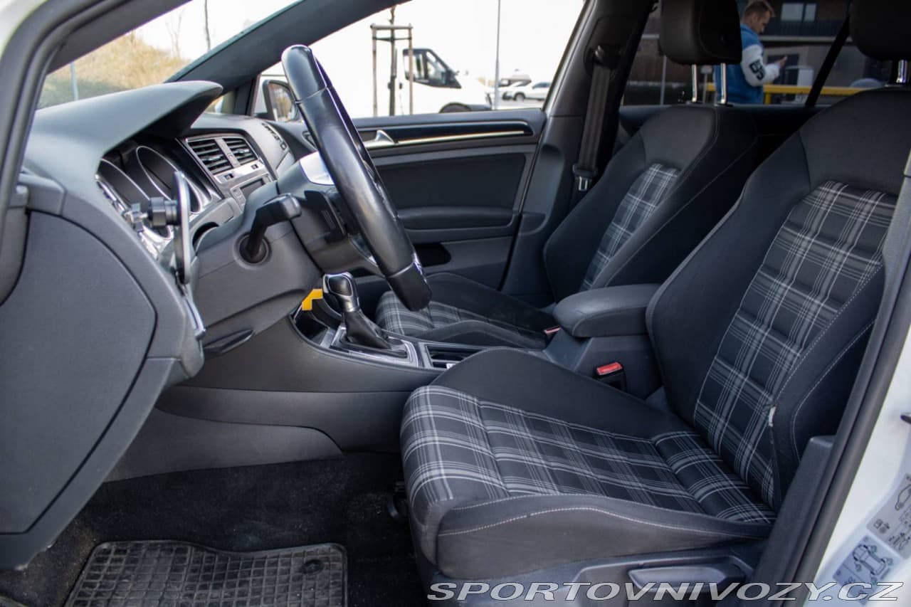 2016 Volkswagen GOLF - 12