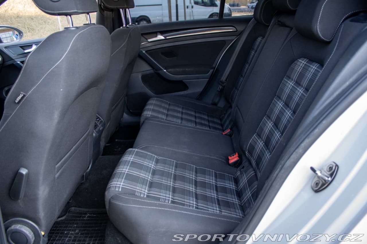 2016 Volkswagen GOLF - 20