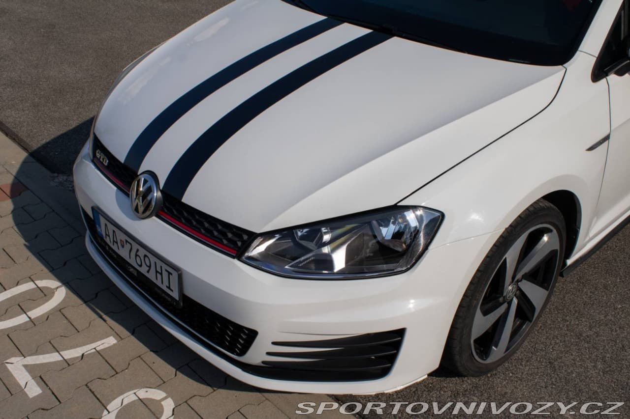 2016 Volkswagen GOLF - 9