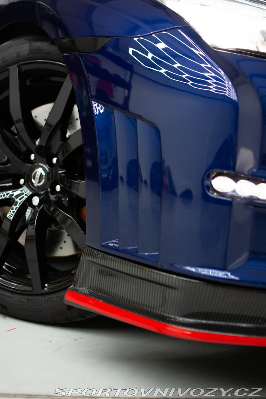 2012 Nissan GT-R - 10