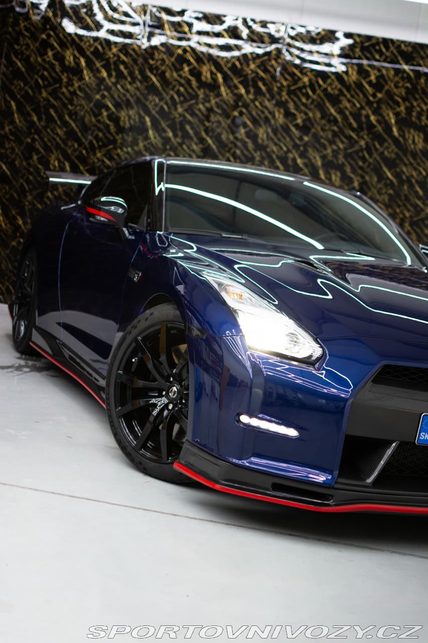 2012 Nissan GT-R - 3