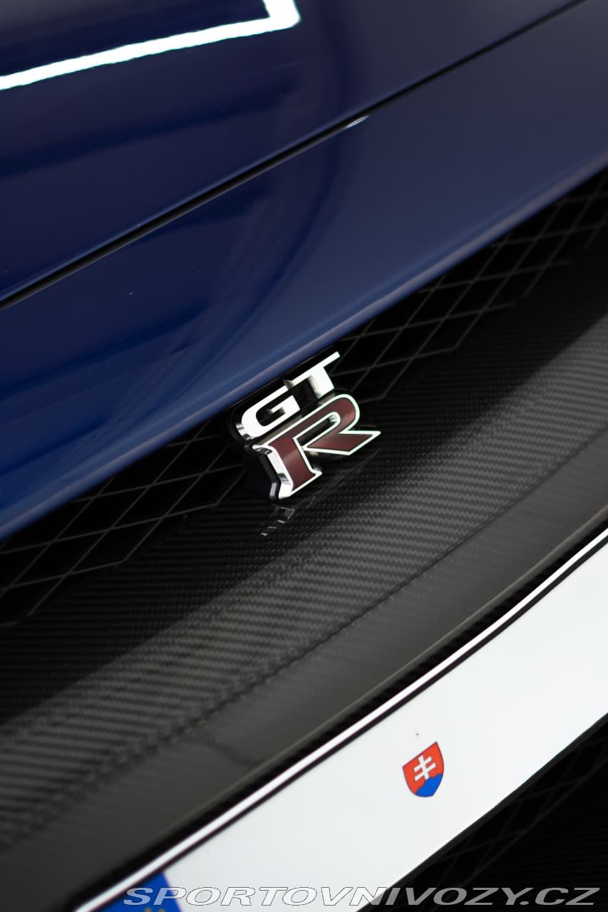 2012 Nissan GT-R - 5